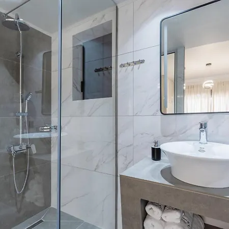 Samantha - Private Pool, 3 Ensuite Bedrooms & Complete Privacy Near Laganas, By Tk Premium *