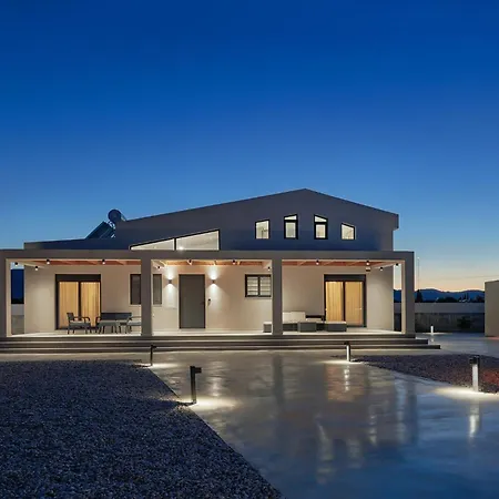 Villa Samantha - Private Pool, 3 Ensuite Bedrooms & Complete Privacy Near Laganas, By Tk Premium Stays Вилла Ambelokipoi (Zakynthos)