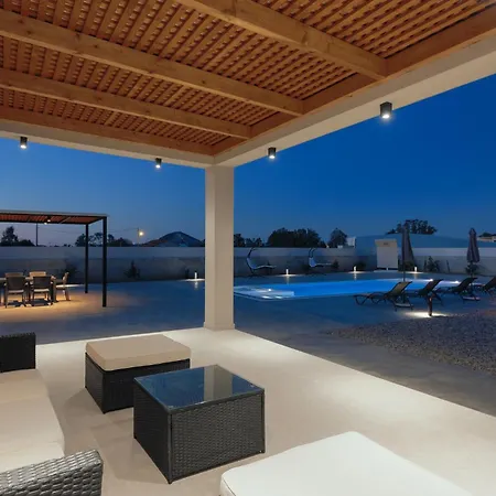 Samantha - Private Pool, 3 Ensuite Bedrooms & Complete Privacy Near Laganas, By Tk Premium *