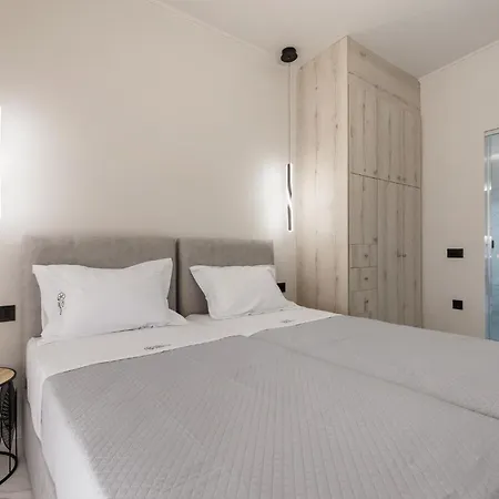 Samantha - Private Pool, 3 Ensuite Bedrooms & Complete Privacy Near Laganas, By Tk Premium 别墅