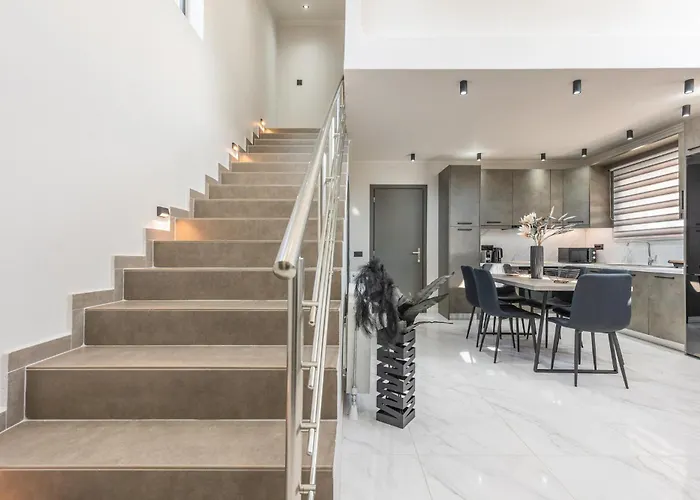 Samantha Villa, By Tk Premium