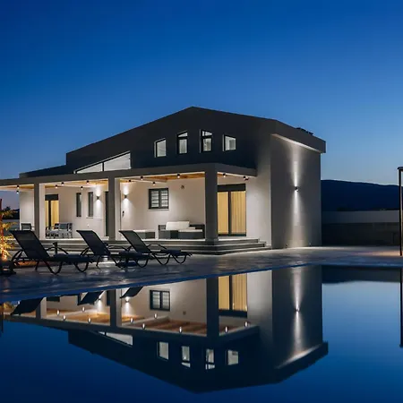 Vila Samantha - Private Pool, 3 Ensuite Bedrooms & Complete Privacy Near Laganas, By Tk Premium *